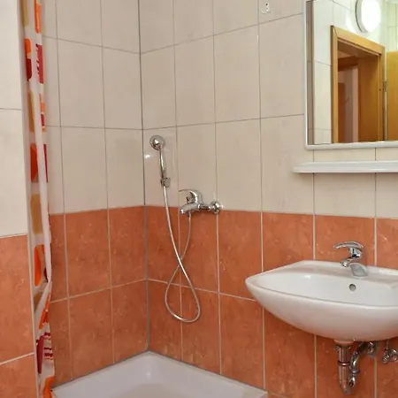 Apartment By The Sea Gradac, Makarska - 13681 Gradac (Split-Dalmatia)