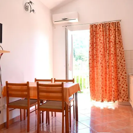 Apartment By The Sea Gradac, Makarska - 13681 *